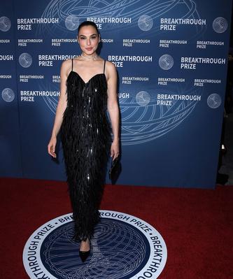 11th_Breakthrough_Prize_Ceremony_282429~0.jpg